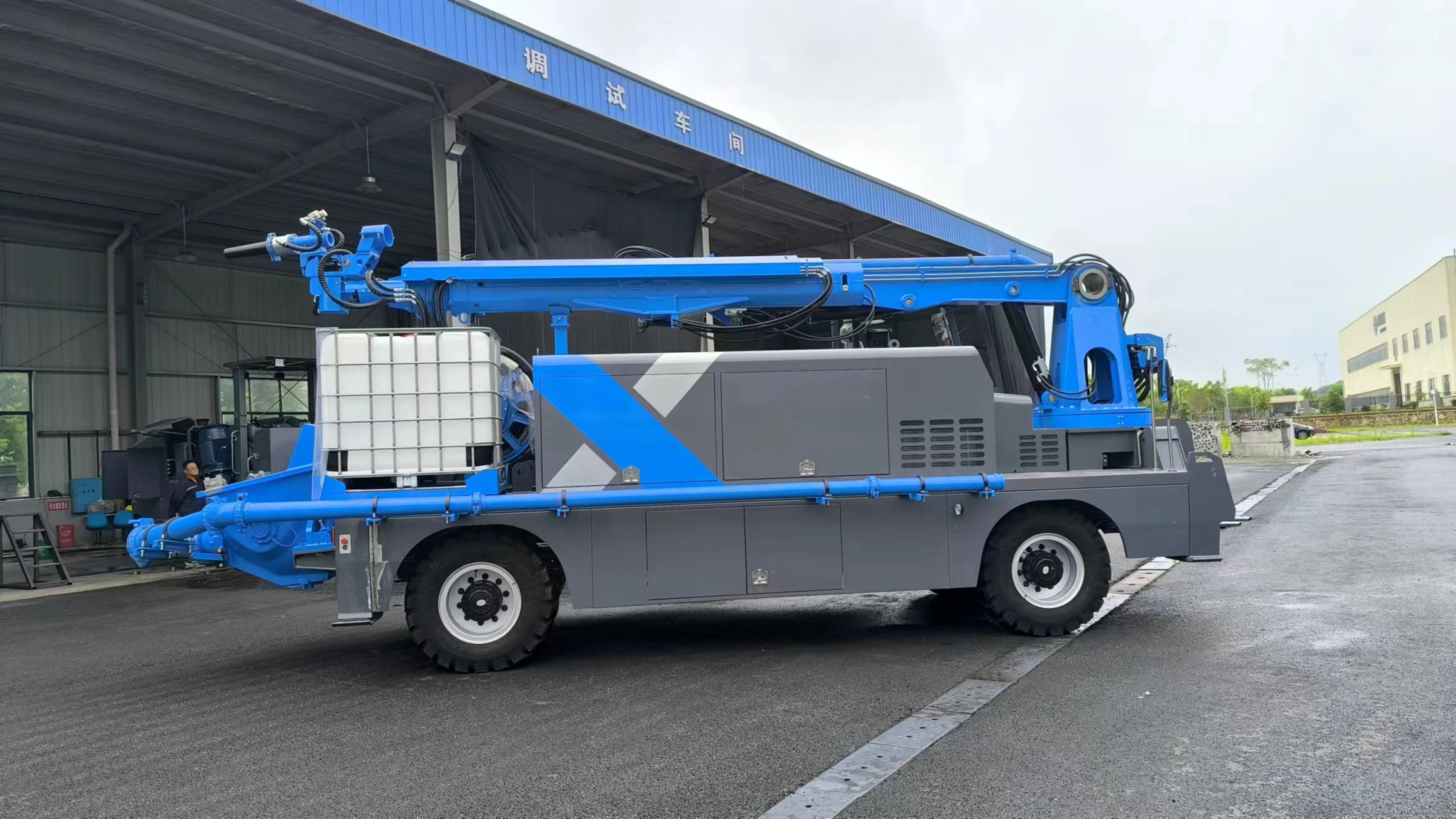 隧道初期支护施工中—混凝土湿喷机的核心角色与关键作用